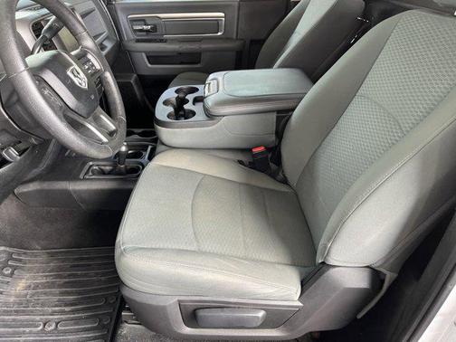2017 RAM 2500 Tradesman Regular Cab 4x4 8' Box