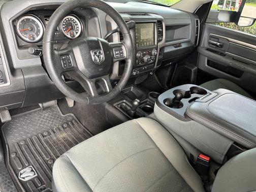 2017 RAM 2500 Tradesman Regular Cab 4x4 8' Box