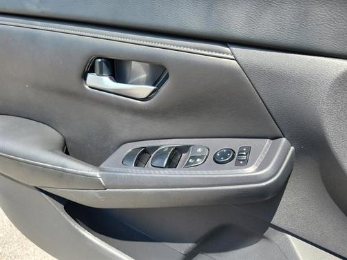 Rosewood Metallic 2024 Nissan Sentra SV