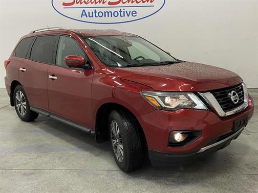 2017 Nissan Pathfinder SL