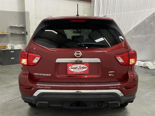 2017 Nissan Pathfinder SL