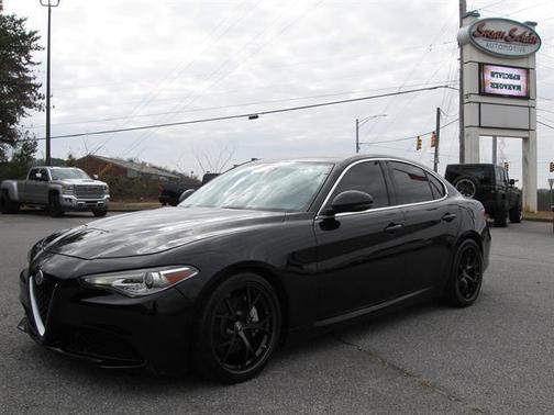 2021 Alfa Romeo Giulia Base