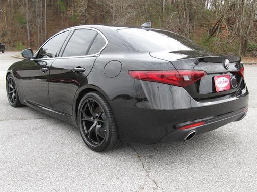 2021 Alfa Romeo Giulia Base