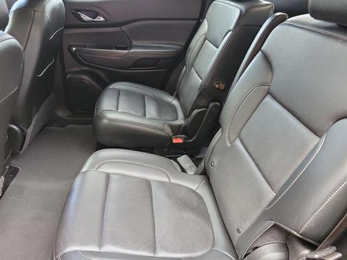 2022 GMC Acadia FWD SLT