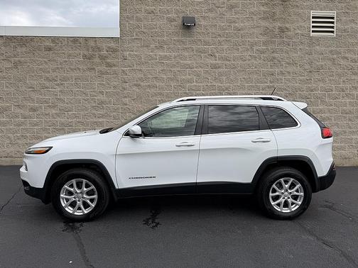Bright White Clearcoat 2014 Jeep Cherokee Latitude