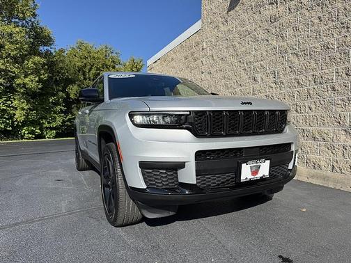 2023 Jeep Grand Cherokee L Laredo