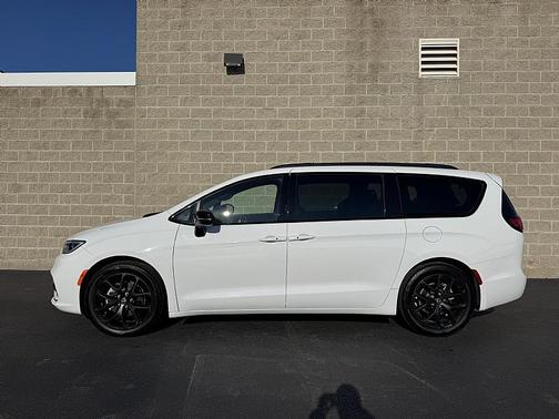 2025 Chrysler Pacifica Limited
