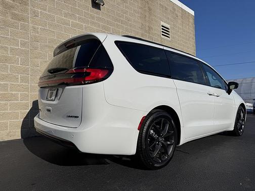 2025 Chrysler Pacifica Limited