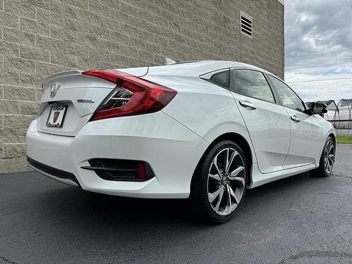 2019 Honda Civic Touring