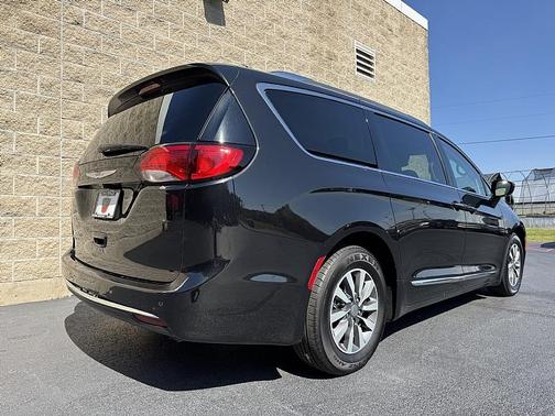 2020 Chrysler Pacifica Touring-L Plus