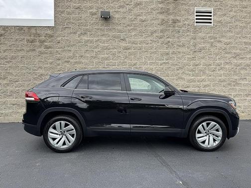 2022 Volkswagen Atlas Cross Sport 3.6L V6 SE w/Technology