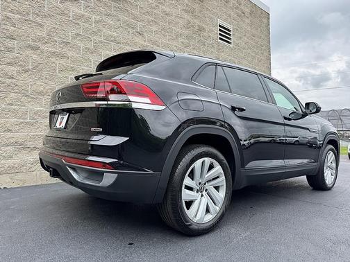 2022 Volkswagen Atlas Cross Sport 3.6L V6 SE w/Technology