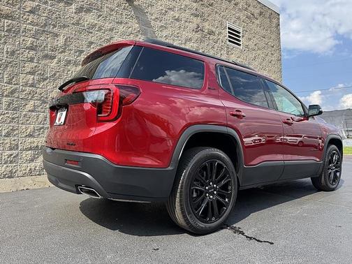 2022 GMC Acadia SLT