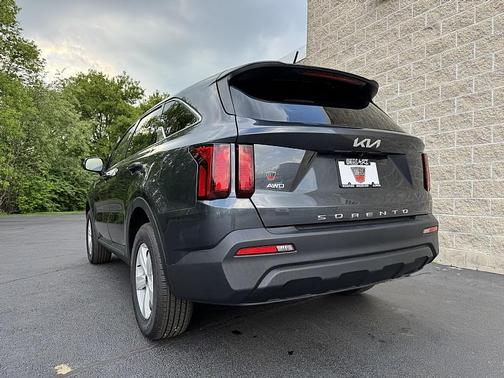 2022 Kia Sorento LX