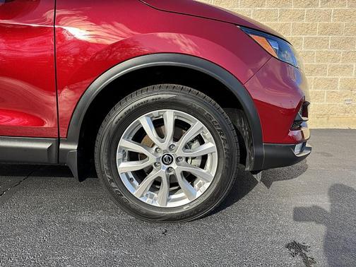 2022 Nissan Rogue Sport SV