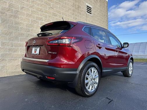 2022 Nissan Rogue Sport SV