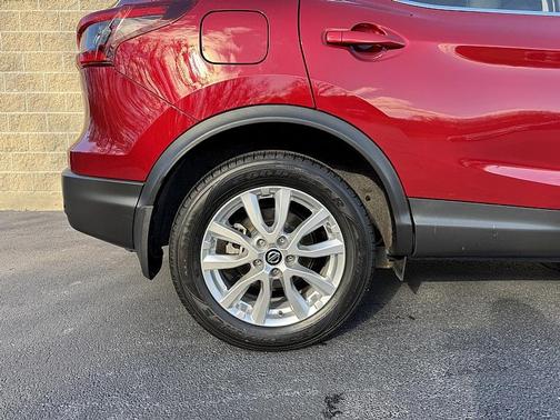 2022 Nissan Rogue Sport SV