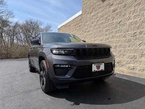 Metallic 2024 Jeep Grand Cherokee Limited