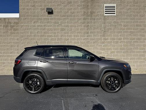 2023 Jeep Compass Altitude