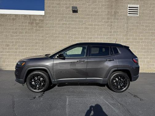 2023 Jeep Compass Altitude