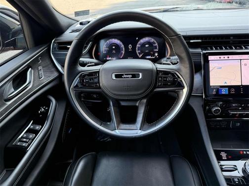 2022 Jeep Grand Cherokee Overland