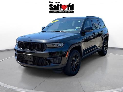 Diamond Black 2025 Jeep Grand Cherokee Laredo
