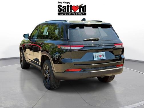 Diamond Black 2025 Jeep Grand Cherokee Laredo
