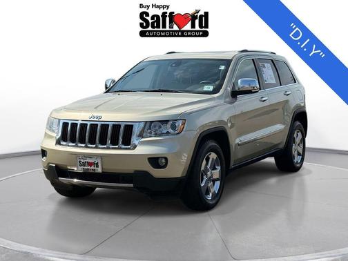 White Gold Clearcoat 2011 Jeep Grand Cherokee Limited SUV