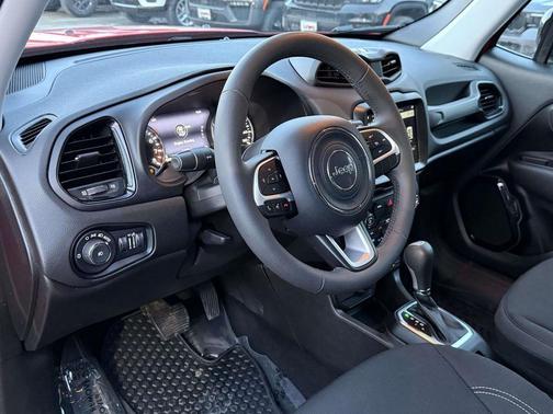 2023 Jeep Renegade Altitude