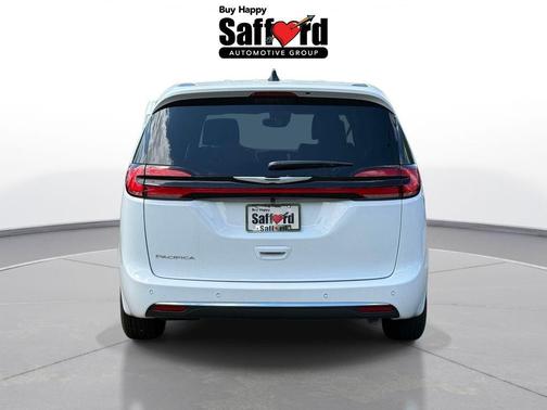 Bright White Clearcoat 2026 Chrysler Pacifica Select
