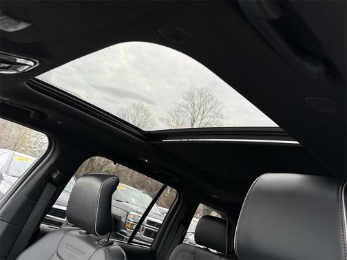 2023 Jeep Grand Cherokee Summit