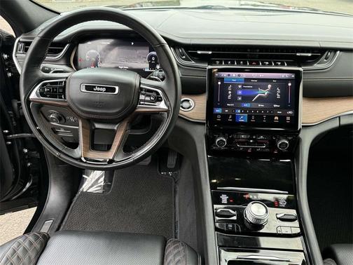 2023 Jeep Grand Cherokee Summit