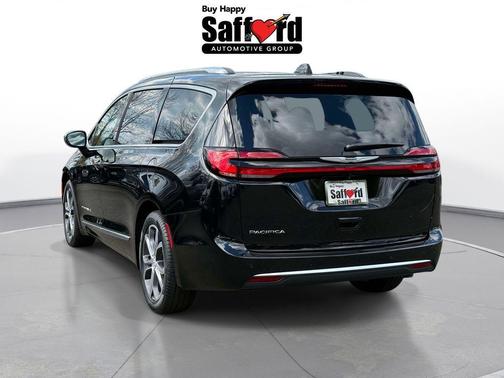 Diamond Black 2026 Chrysler Pacifica Pinnacle