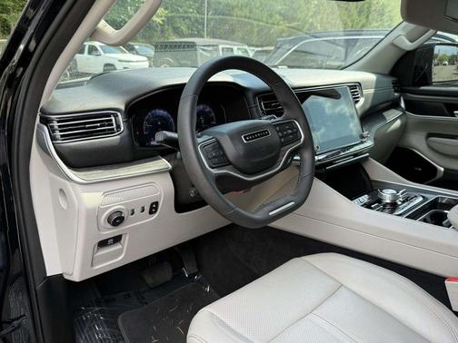 Diamond Black 2023 Jeep Wagoneer Series III