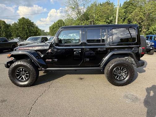 Black Clearcoat 2024 Jeep Wrangler Rubicon
