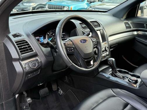 Ingot Silver 2019 Ford Explorer XLT