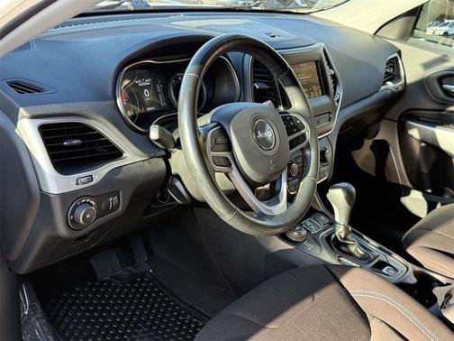 2020 Jeep Cherokee Latitude