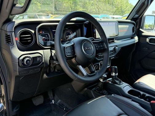 Granite Crystal Clearcoat Metallic 2025 Jeep Wrangler Rubicon