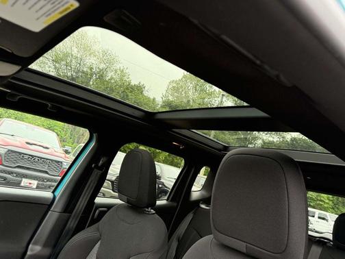 Metallic 2021 Jeep Renegade Latitude