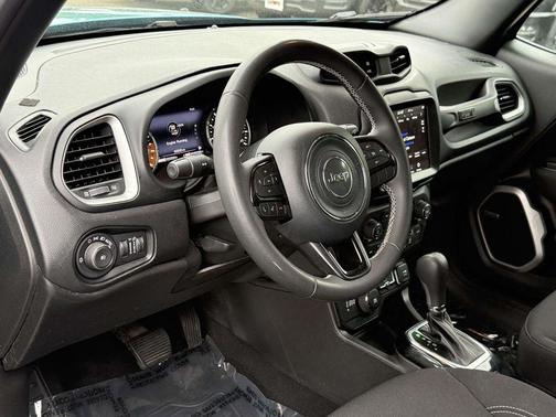 Metallic 2021 Jeep Renegade Latitude