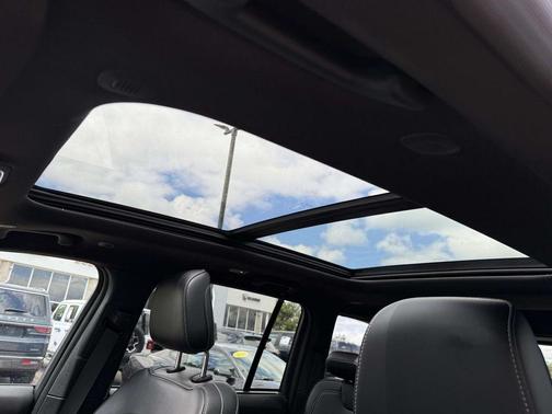 Midnight Sky 2024 Jeep Grand Cherokee Limited