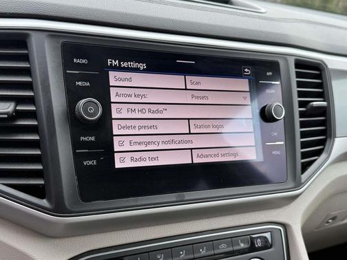 2021 Volkswagen Atlas 3.6 V6 SE w/ Technology R-Line