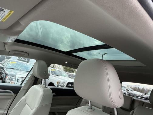 2021 Volkswagen Atlas 3.6 V6 SE w/ Technology R-Line