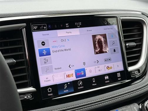 2025 Chrysler Pacifica Select