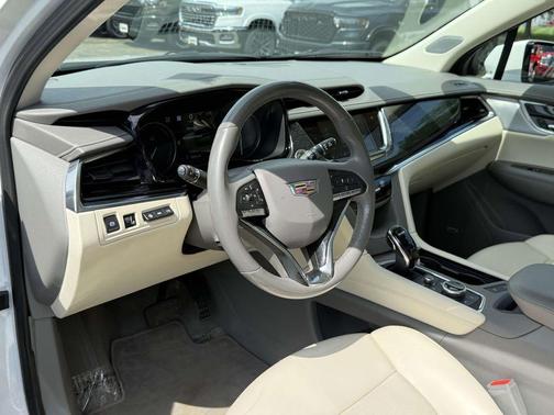 Crystal White 2023 Cadillac XT6 Premium Luxury AWD