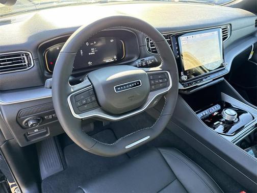 2025 Jeep Wagoneer Base