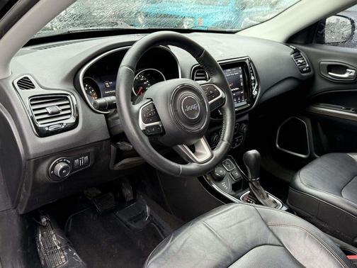 Olive Green Pearlcoat 2017 Jeep Compass Limited
