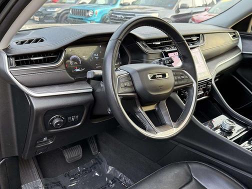 Diamond Black 2022 Jeep Grand Cherokee L Limited
