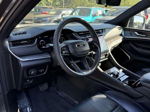 Metallic 2023 Jeep Grand Cherokee L Overland