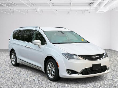 2018 Chrysler Pacifica Touring-L Plus